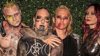 COAL CHAMBER’s DEZ FAFARA On Drummer MIKEY ‘BUG’ COX’s Cancer Battle: ‘I’m Just Really Blessed That He’s With Us’