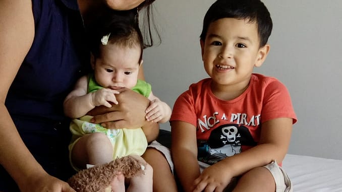 una familia feliz la que dentalmente está sana