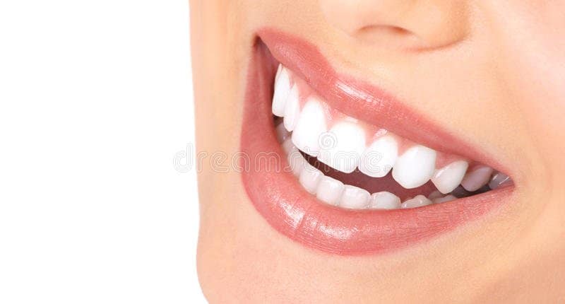 dientes-y-sonrisa-18340144